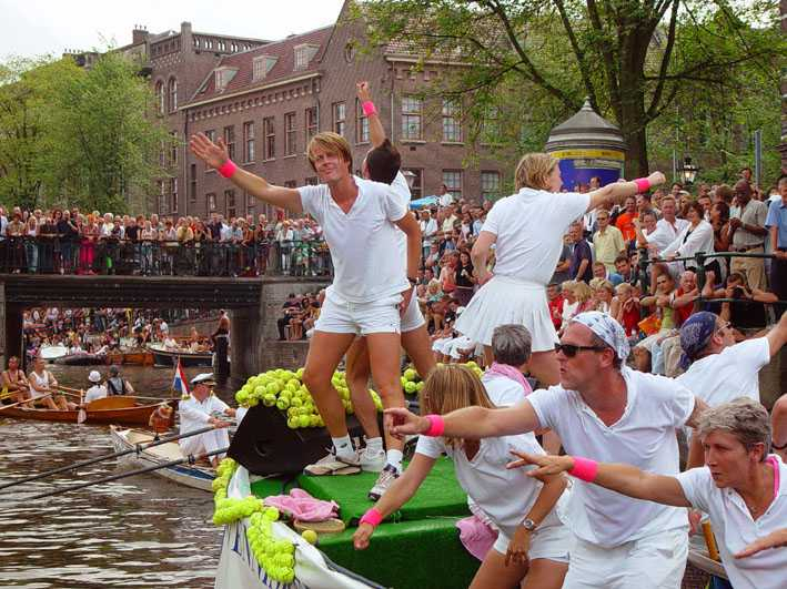 Canal Parade 2003 met Smashing Pink boot