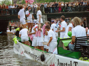 Canal Parade 2003 met Smashing Pink boot